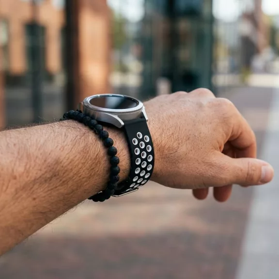 MYBANDZ Lélegző szilikon óraszíj / fekete-fehér / 20mm