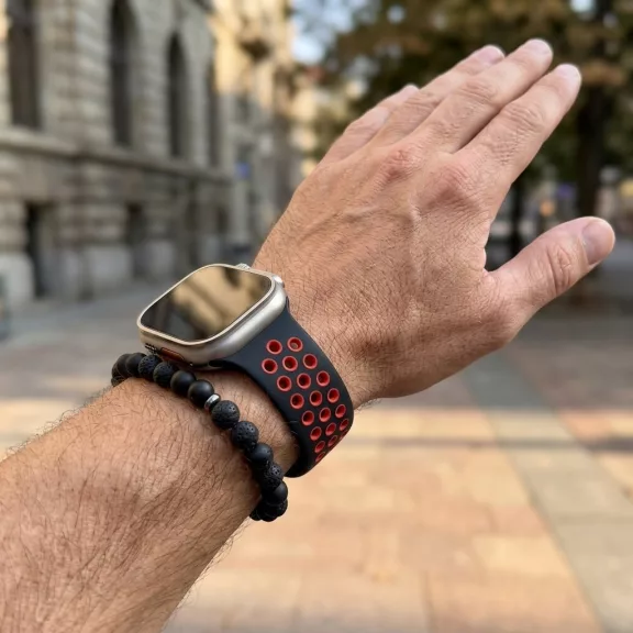 Apple Watch lélegző szilikon óraszíj /fekete-piros/ 44/45/46/49 mm