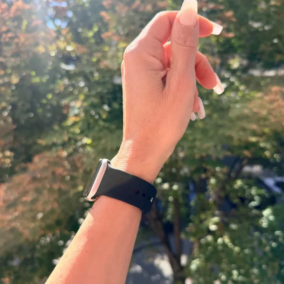Apple Watch szilikon óraszíj gömb csattal /fekete/ 44/45/46/49 mm
