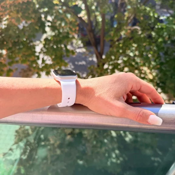 Apple Watch szilikon óraszíj gömb csattal /fehér/ 44/45/46/49 mm