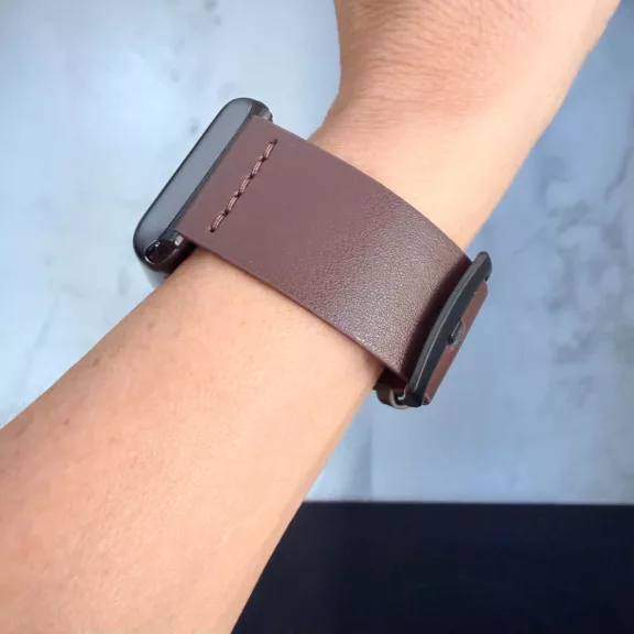 Apple Watch UrbanLeather bőróraszíj / sötétbarna - fekete csattal / 44/45/46/49 mm