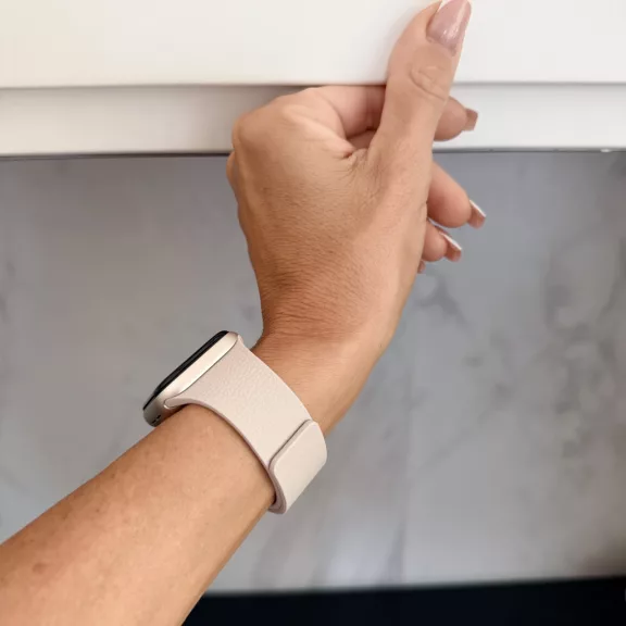Apple Watch Litchi mágneses szilikon óraszíj /bézs/ 40/41 és 42mm