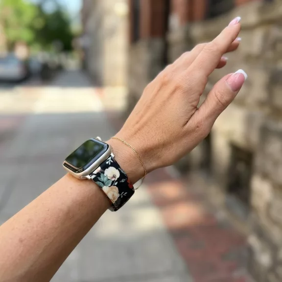 Apple Watch csatos szilikon óraszíj /virágmintás/ 44/45/46/49 mm