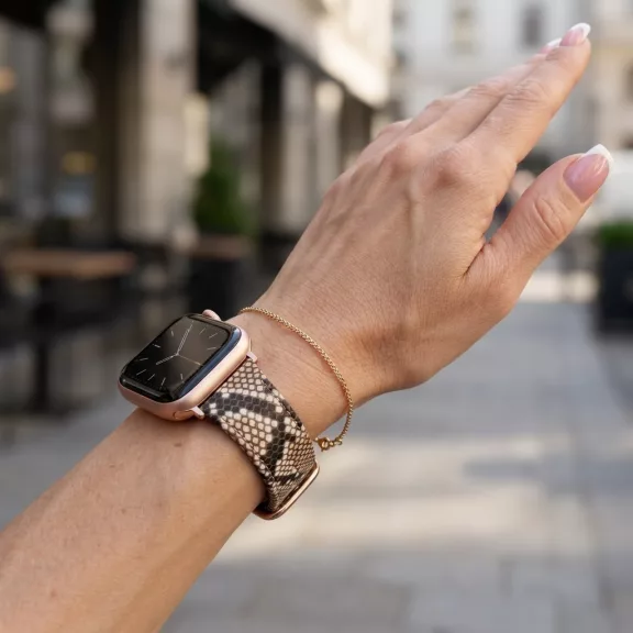 Apple Watch csatos szilikon óraszíj /kígyóbőr/ 40/41 és 42mm