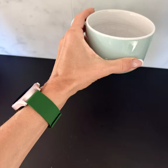 MYBANDZ Litchi mágneses szilikon óraszíj /sötétzöld-fekete/ 22mm