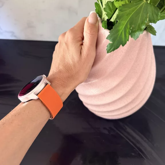 MYBANDZ Litchi mágneses szilikon óraszíj narancs-fekete/ 22mm