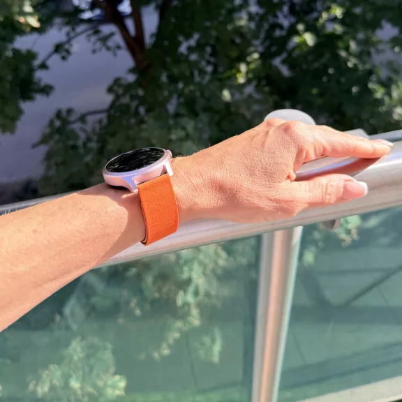 MYBANDZ Litchi mágneses szilikon óraszíj narancs-fekete/ 22mm
