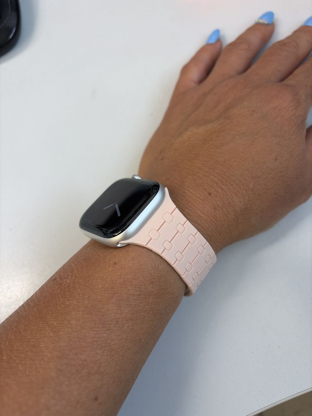 Apple Watch Train mágneses szilikon szíj /bézs-púder/40/41 és 42 mm